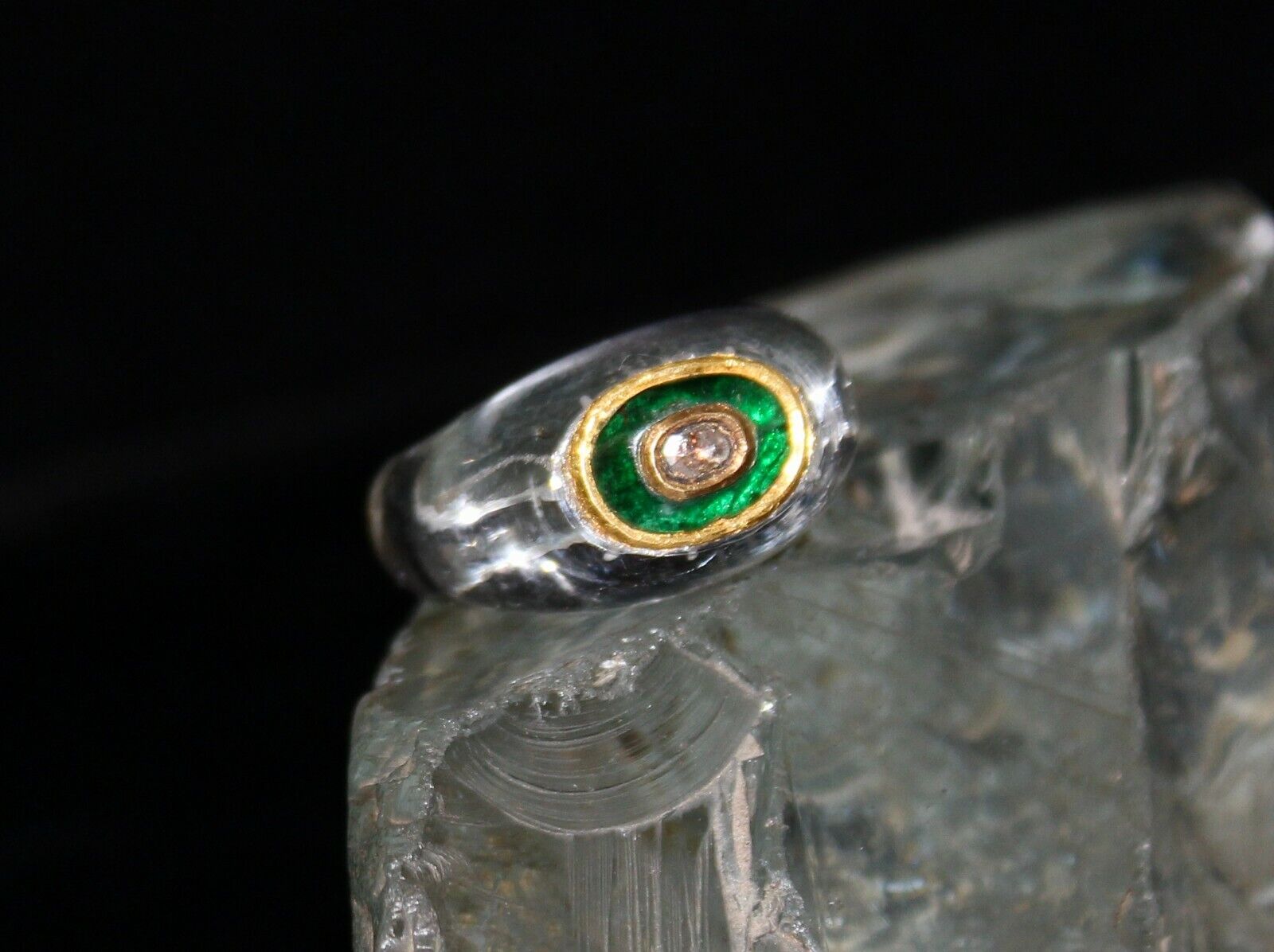 ANTIQUE NATURAL CRYSTAL QUARTZ DIAMOND EMERALD 22K GOLD ETHNIC FASHION RING