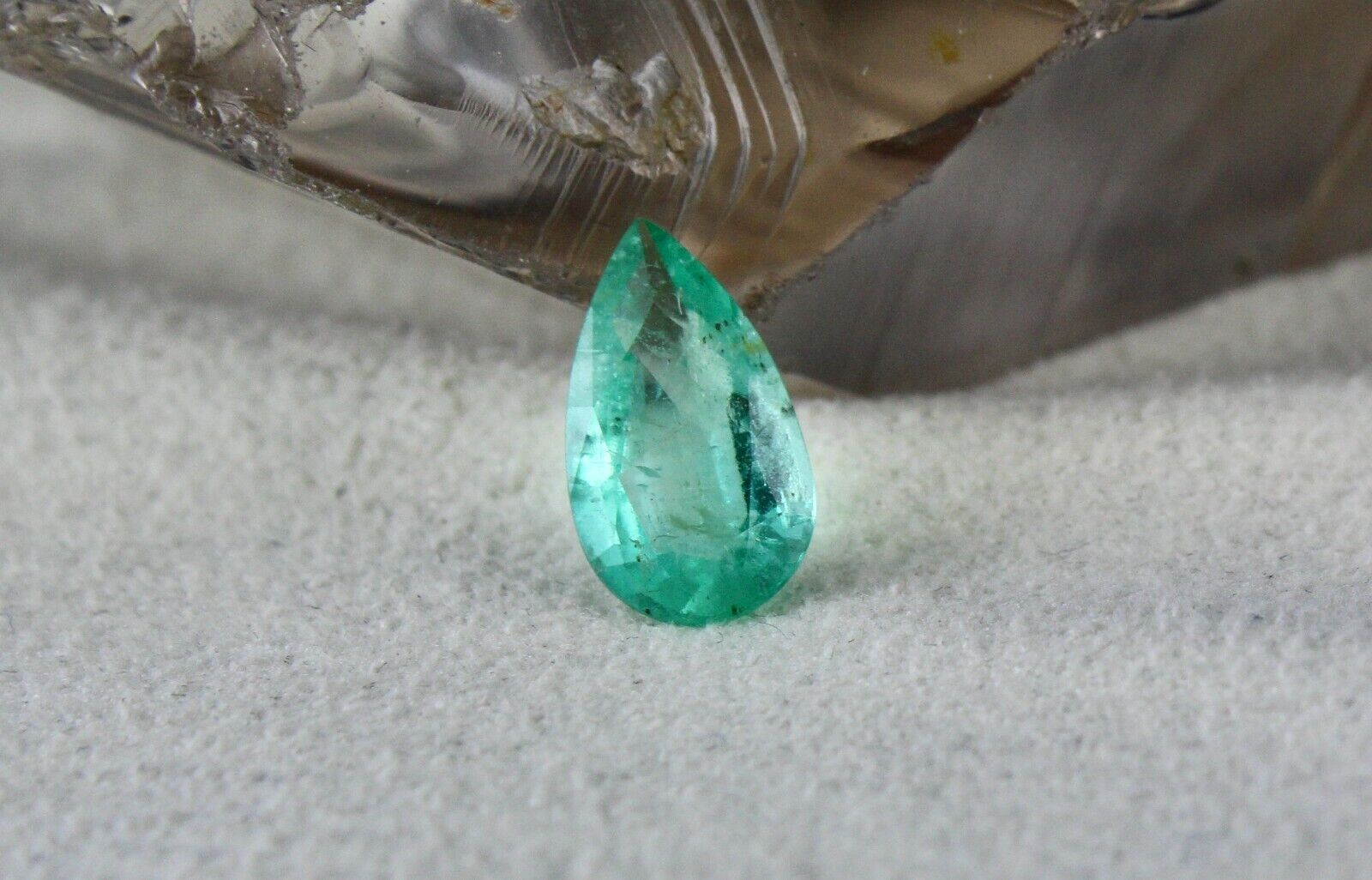 NATURAL COLOMBIAN EMERALD PEAR & OVAL CUT 2 PCS 3.76 CARATS GEMSTONE PENDANT