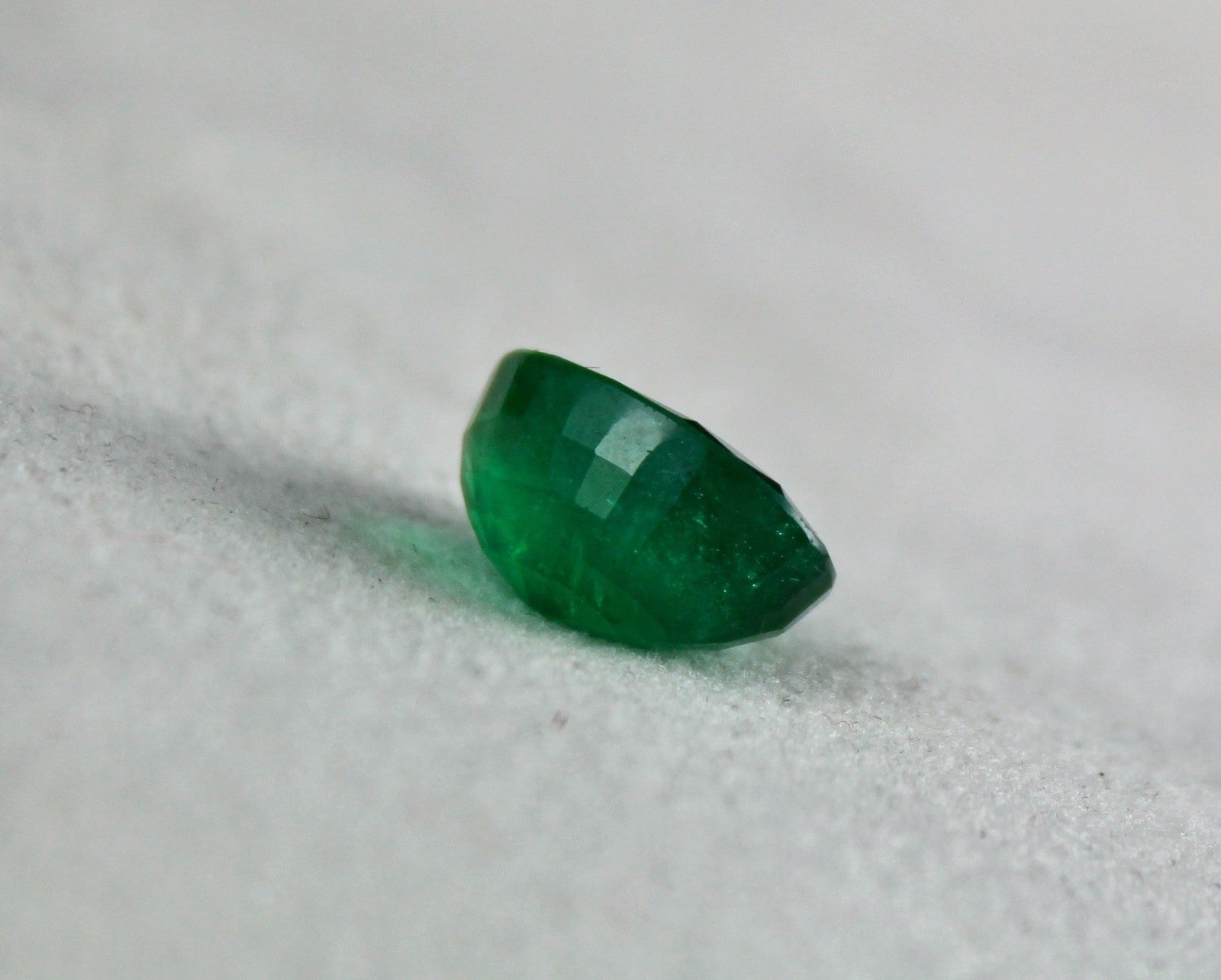 Certified Natural Emerald 7.19 Ct Oval Cut Loose Gemstone Ring Pendant Design