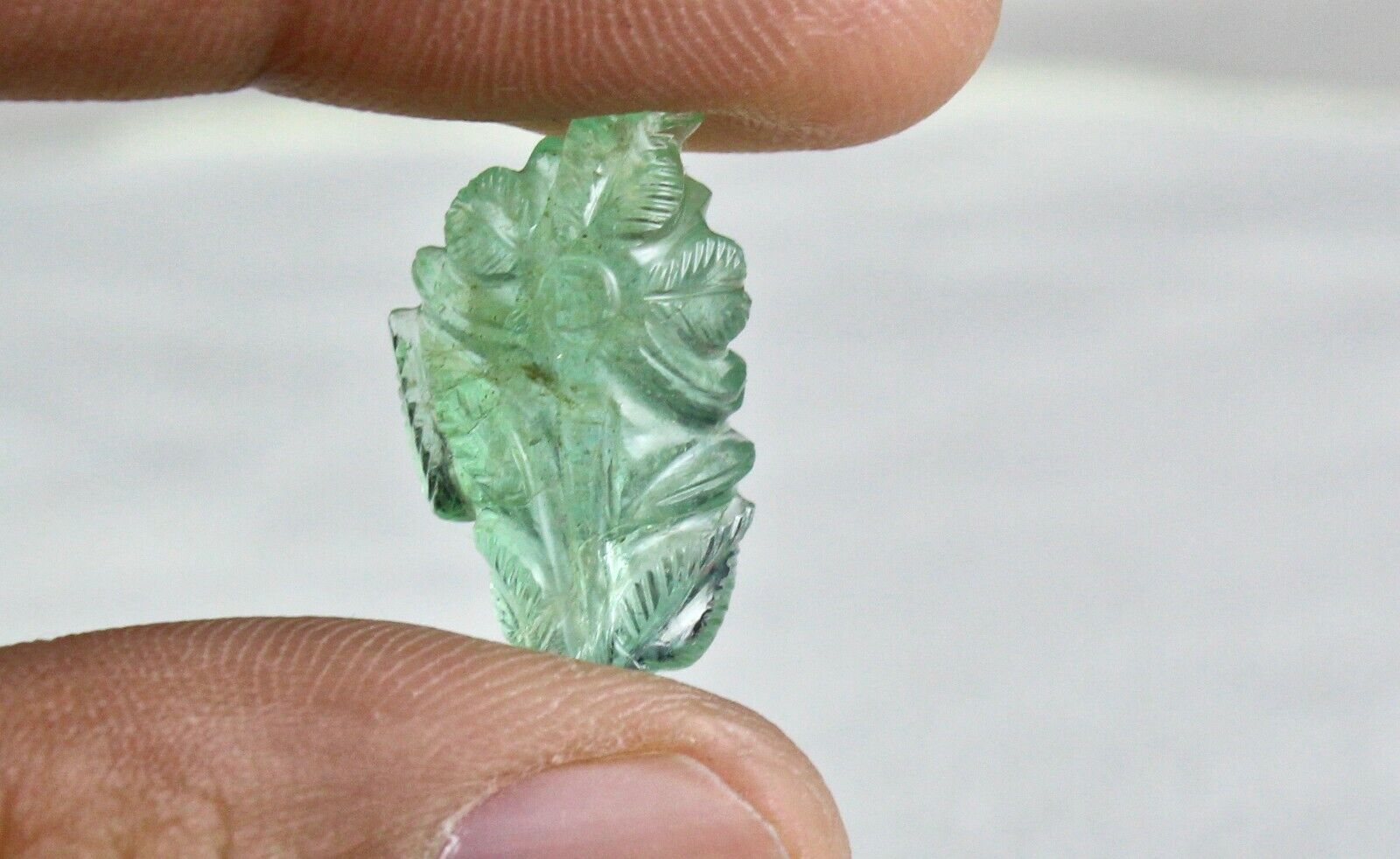 Natural Colombia Emerald Carved Leaf 9.72 Ct Loose Gemstone For Ring Pendant