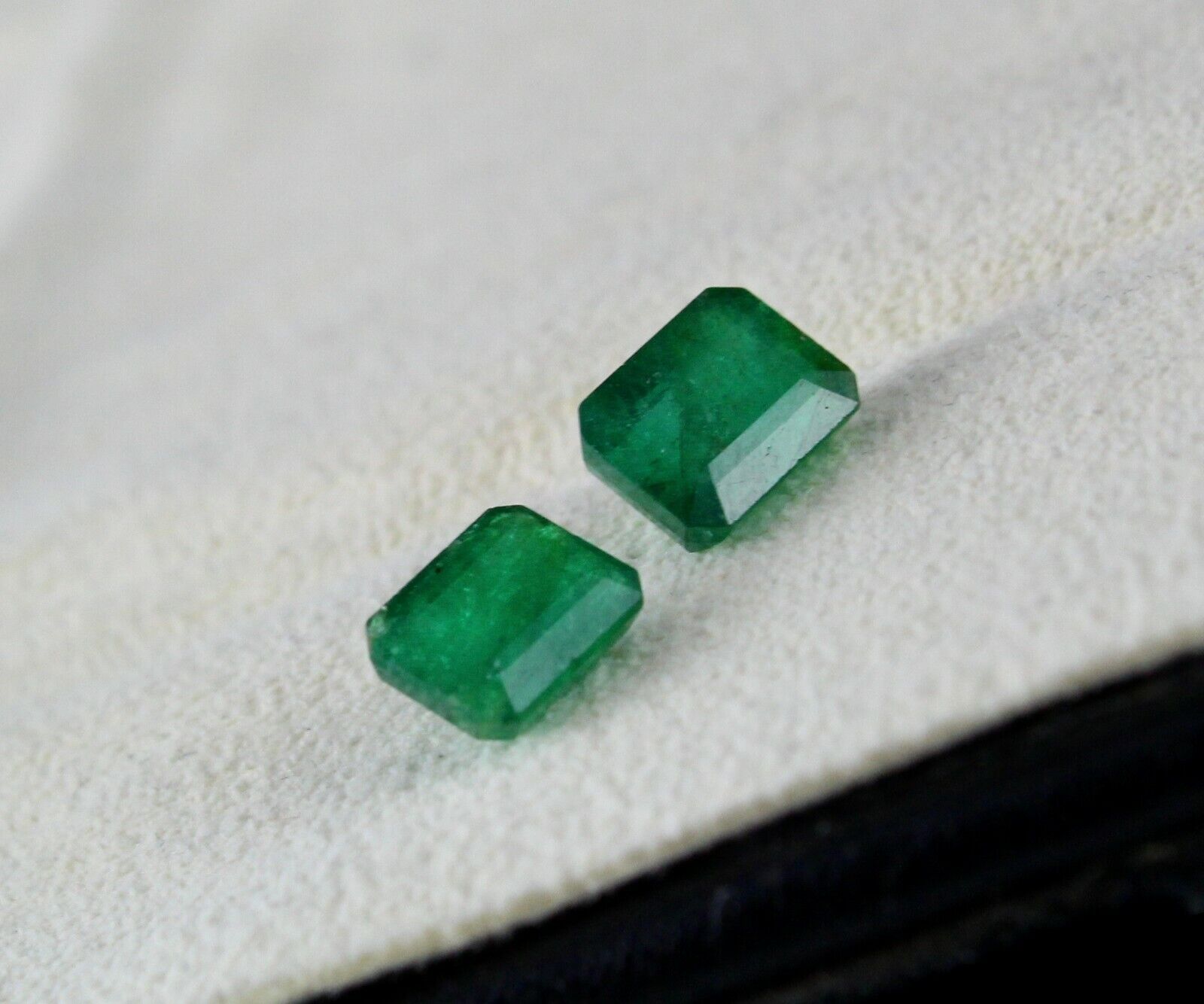 NATURAL EMERALD OCTAGON CUT PAIR GEMSTONE 2 PCS 3.57 CTS DESIGNING EARRING