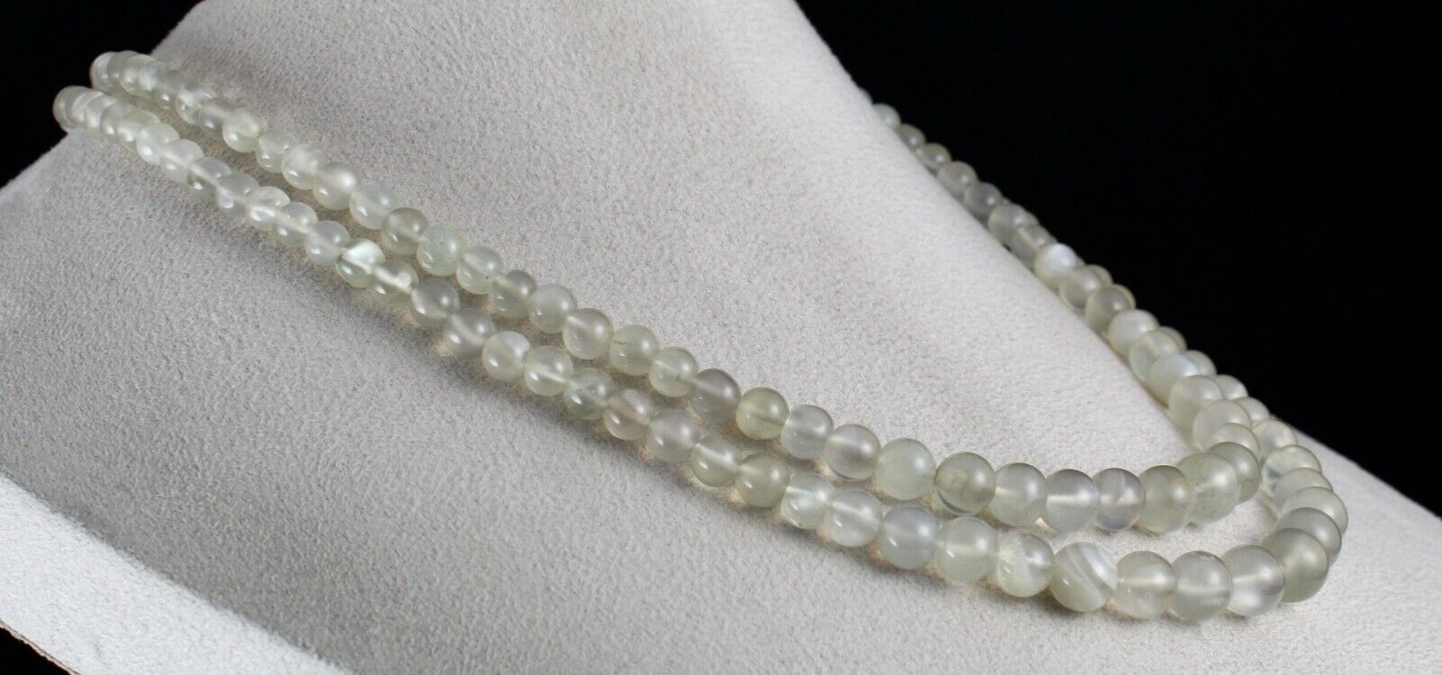 Natural White Moonstone Beaded Necklace 442 Carats Round Gemstone Silver Clasp 