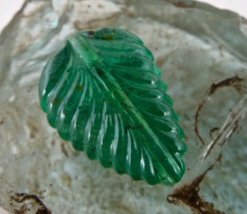 GTL CERTIFIED NATURAL ZAMBIAN EMERALD CARVED LEAF 31.85 CTS GEMSTONE FOR PENDANT