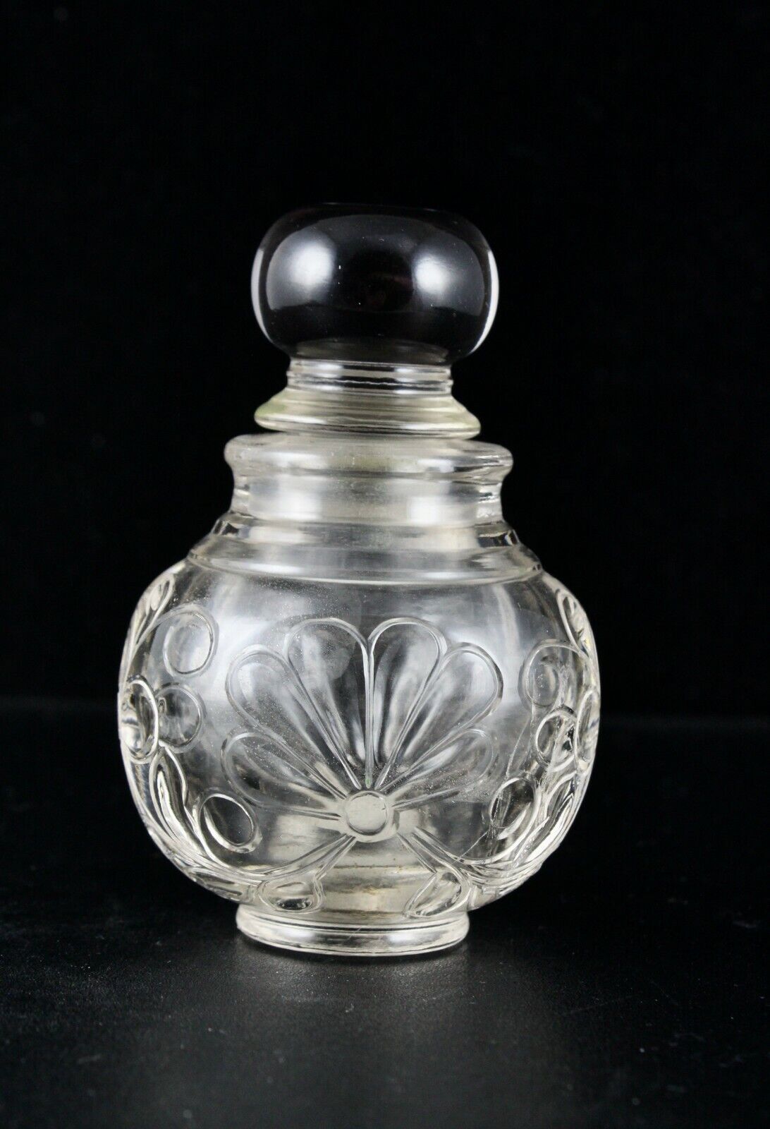 HAND CARVED NATURAL ROCK CRYSTAL QUARTZ 1305 CTS CARVED PERFUME BOTTLE FOR DECOR