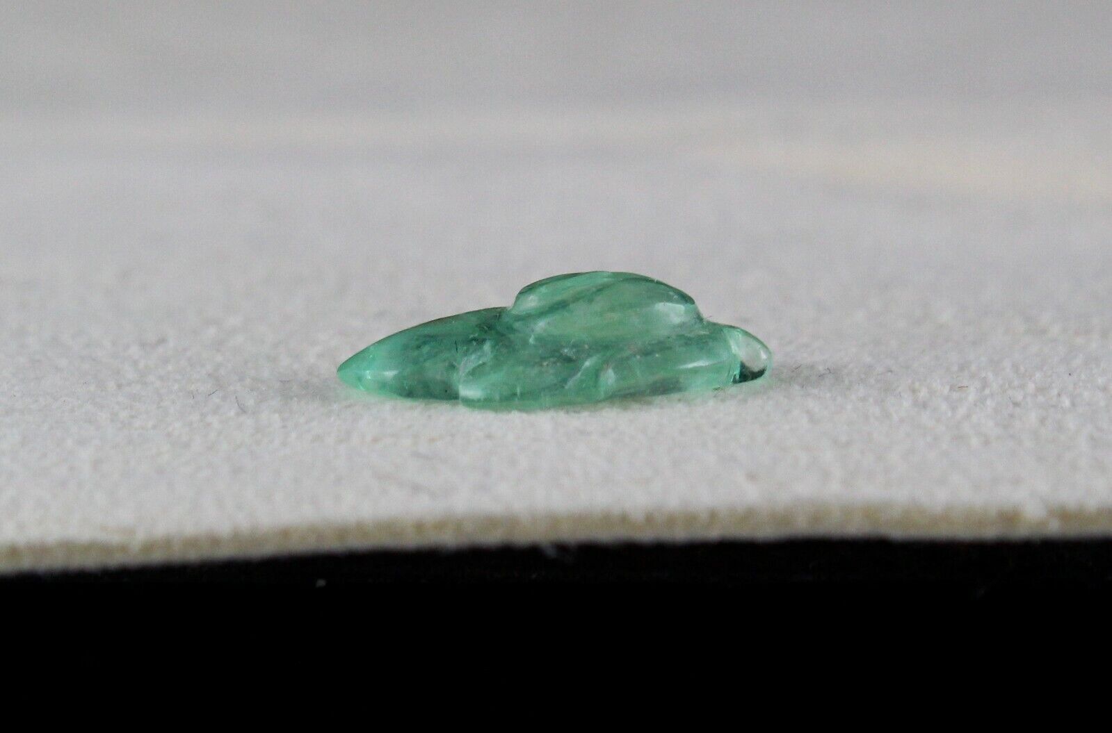 NATURAL COLOMBIAN EMERALD CARVED LEAF 4.42 CARATS GEMSTONE FOR PENDANT RING