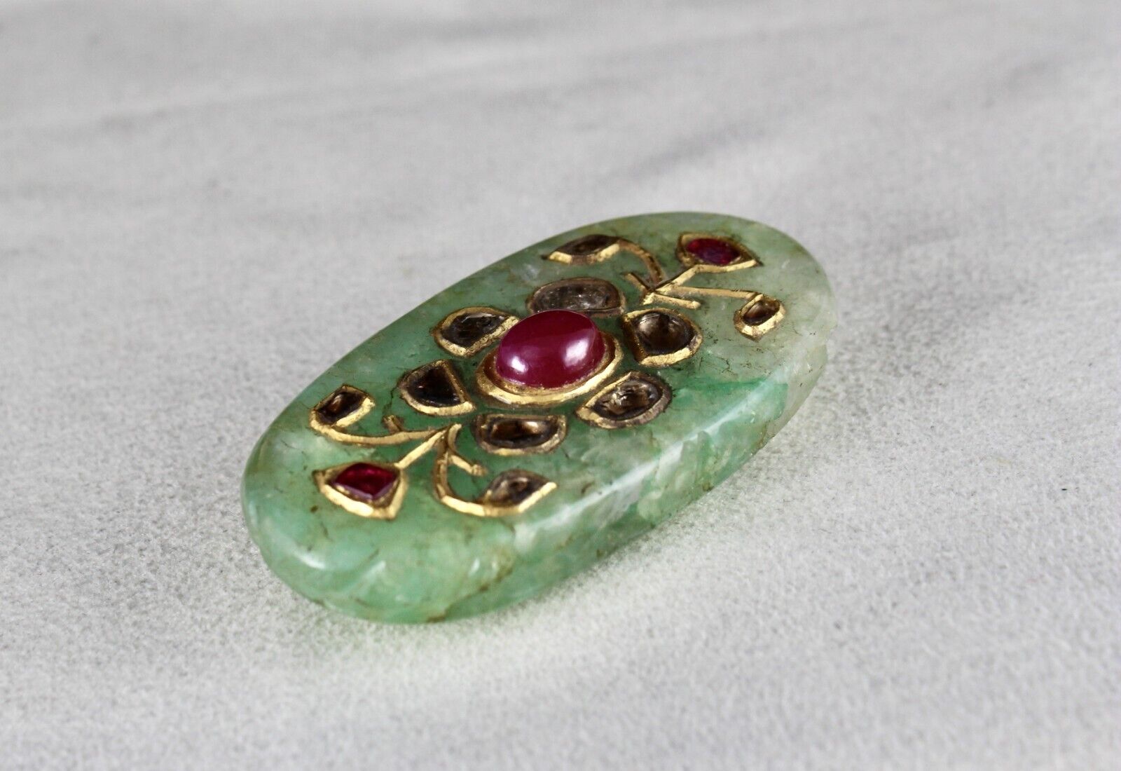 MUGHAL BEST EMERALD QUARTZ CARVED GEMSTONE STUDDED WITH RUBY DIAMOND 22K GOLD