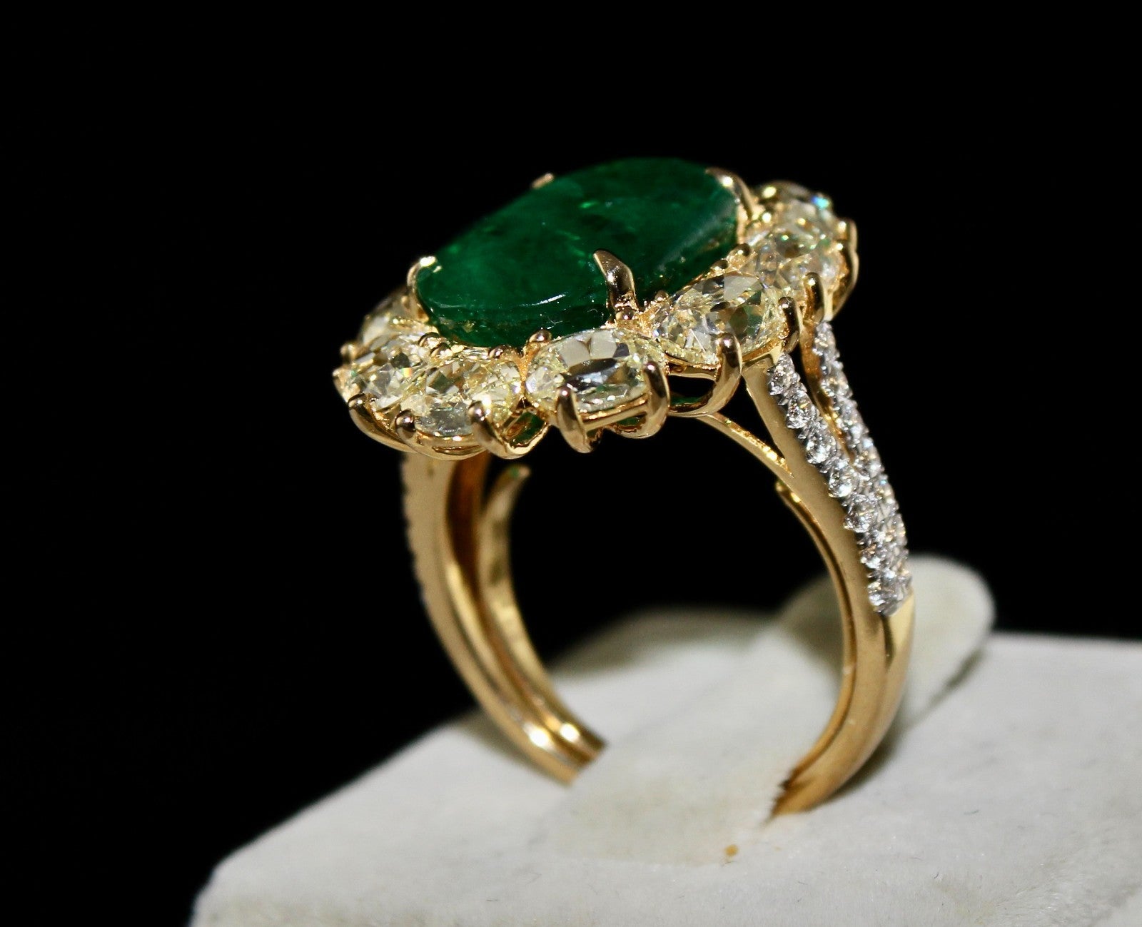 Certified Natural Emerald, Yellow & White Diamond Ring 18K Gold | 7.42 Ct Stone