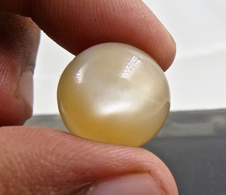 NATURAL MOONSTONE ROUND CABOCHON 17.61CARATS GEMSTONE FOR RING & PENDANT