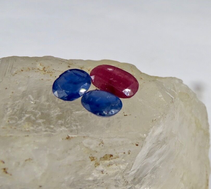 Natural Ruby & Blue Sapphire Oval Cut 3 Pc 3.15 Ct Gemstone Ring Pendant Design