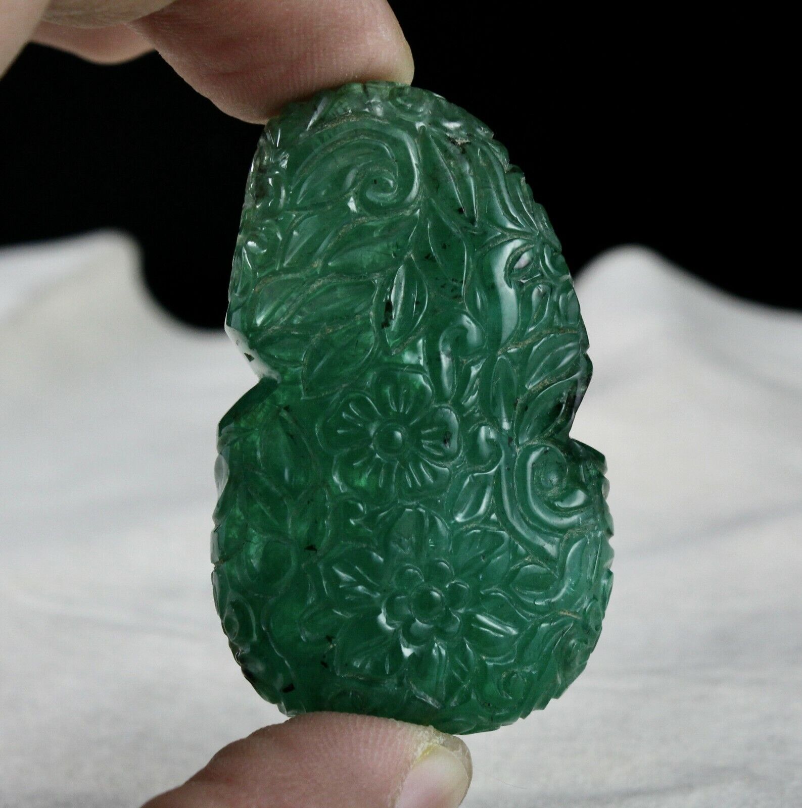 NATURAL ZAMBIAN EMERALD CARVED FANCY 196 CARATS 51x31 MM GEMSTONE PENDANT