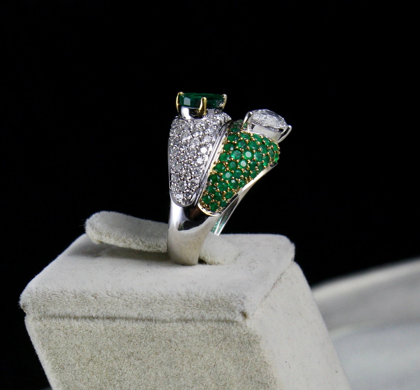 Certified Natural Emerald 10ct Rose Cut Natural Diamond 18k Gold Cocktail Ring