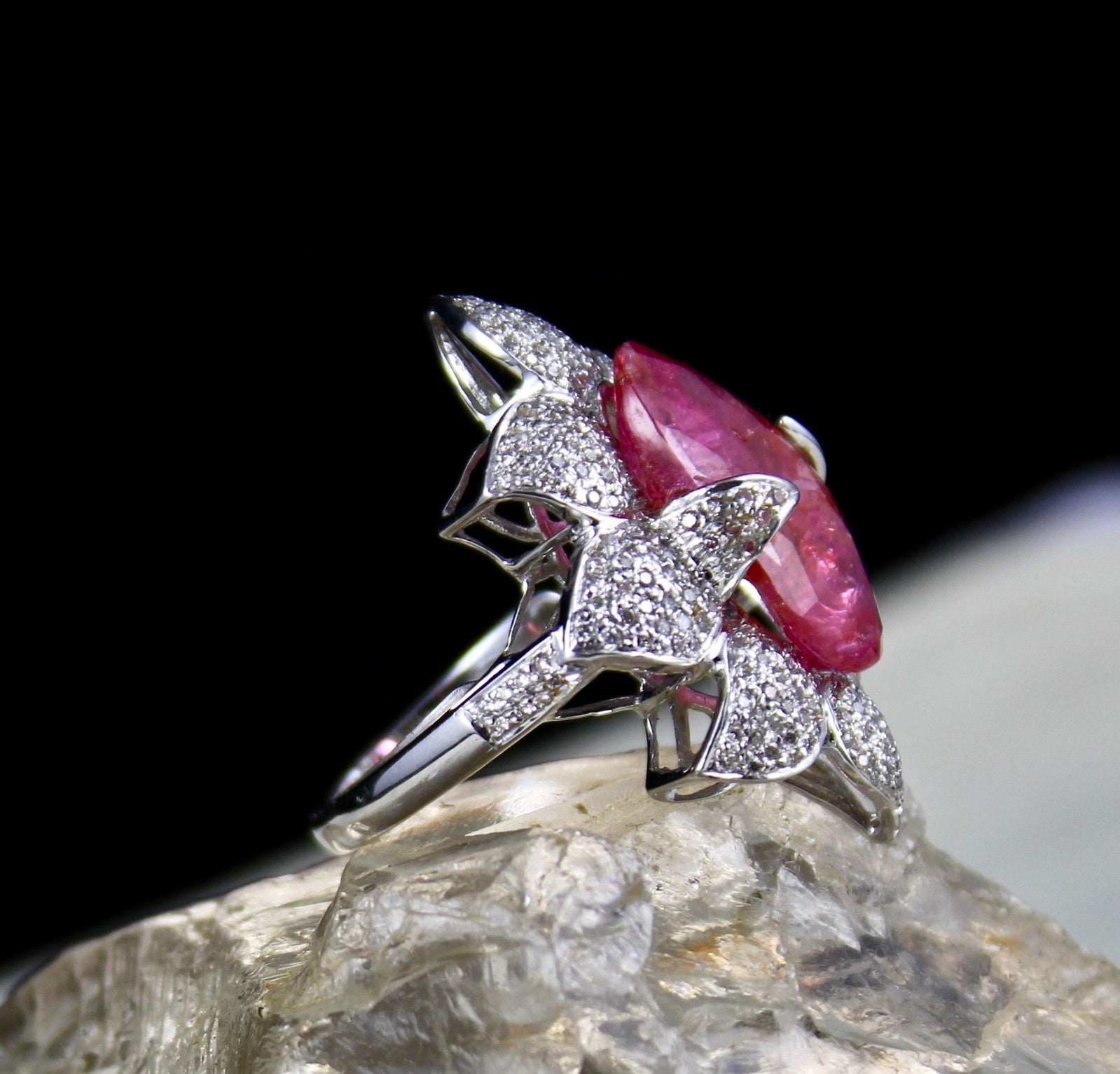 Natural Burma Ruby 12.11 Ct Cabochon Diamond Pavé Ring 18k White Gold For Women