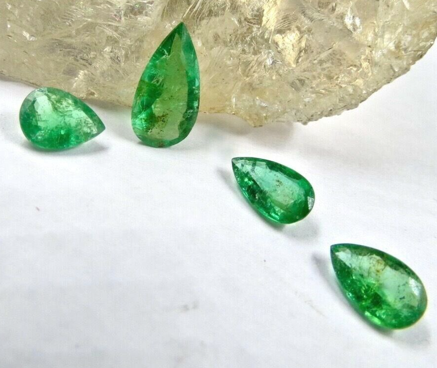Natural Emerald Pear Cut 4 Pcs 4.37 Ct Gemstone For Ring Pendant Earring Set