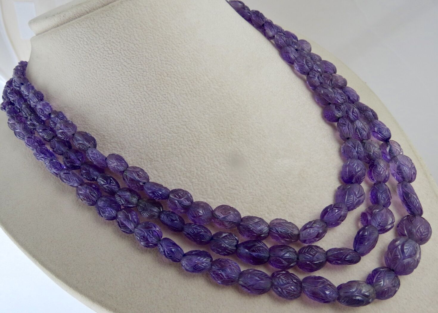 NATURAL AMETHYST BEADS CARVED CABOCHON 3 LINE 564 CARATS GEMSTONE NECKLACE 