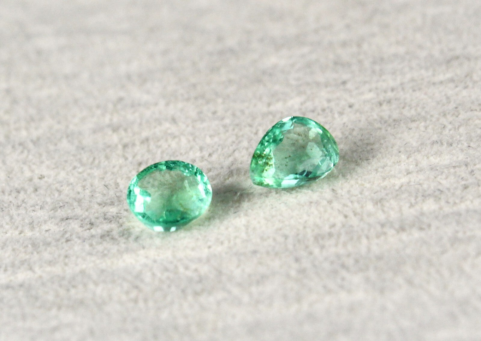 Natural Colombian Emerald 1.76 Ct Pear Oval Gemstone Pendant Ring 2 Pcs