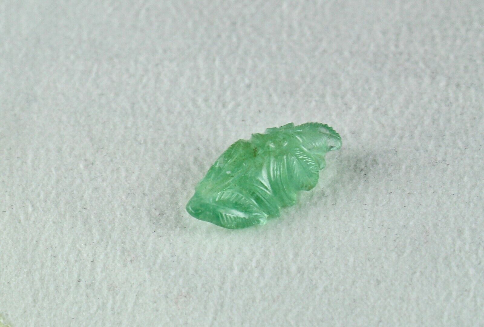 Natural Colombia Emerald Carved Leaf 9.72 Ct Loose Gemstone For Ring Pendant