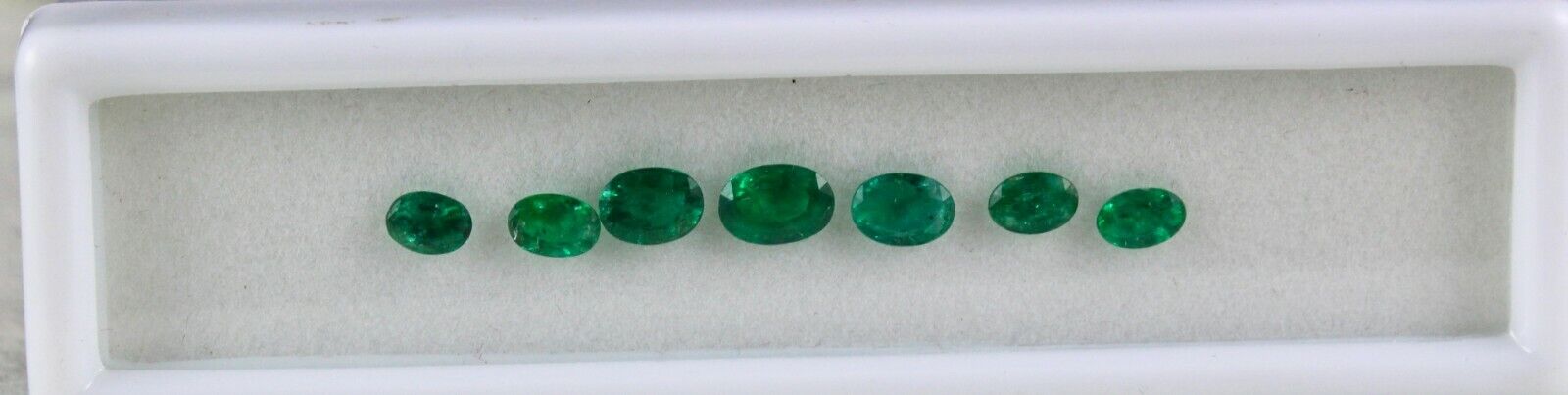 Earth Mined Natural Zambia Emerald Oval Cut 7 Pc 4.65 Ct Gemstone Bracelet Set