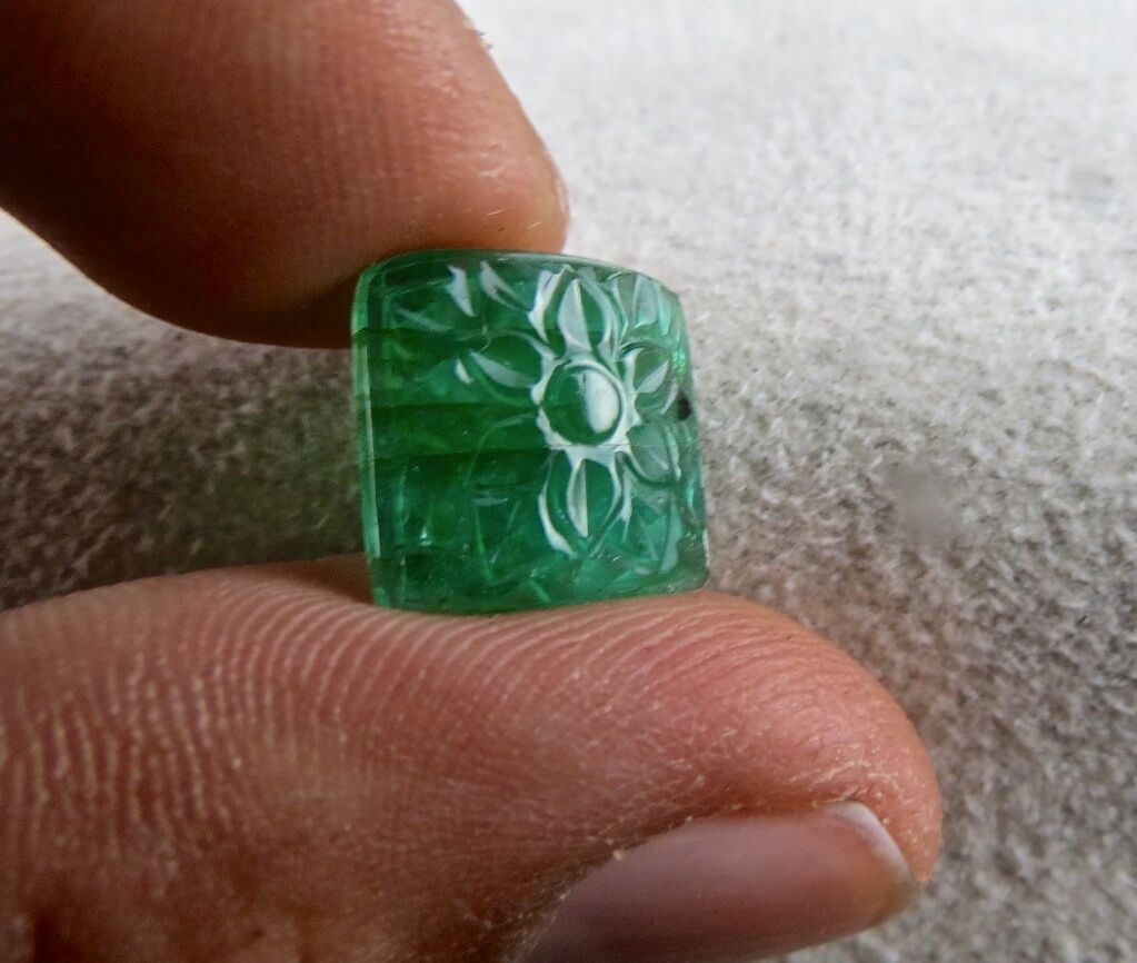 Natural Zambia Emerald Square 12X12mm Carved 7 Ct Gemstone For Ring Pendant