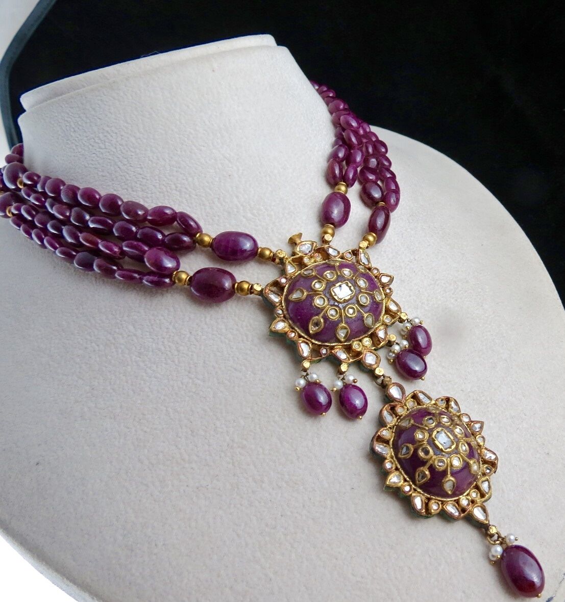 ANTIQUE NATURAL UNHEATED RUBY CABOCHON & BEADS DIAMOND 18K GOLD JADAU NECKLACE