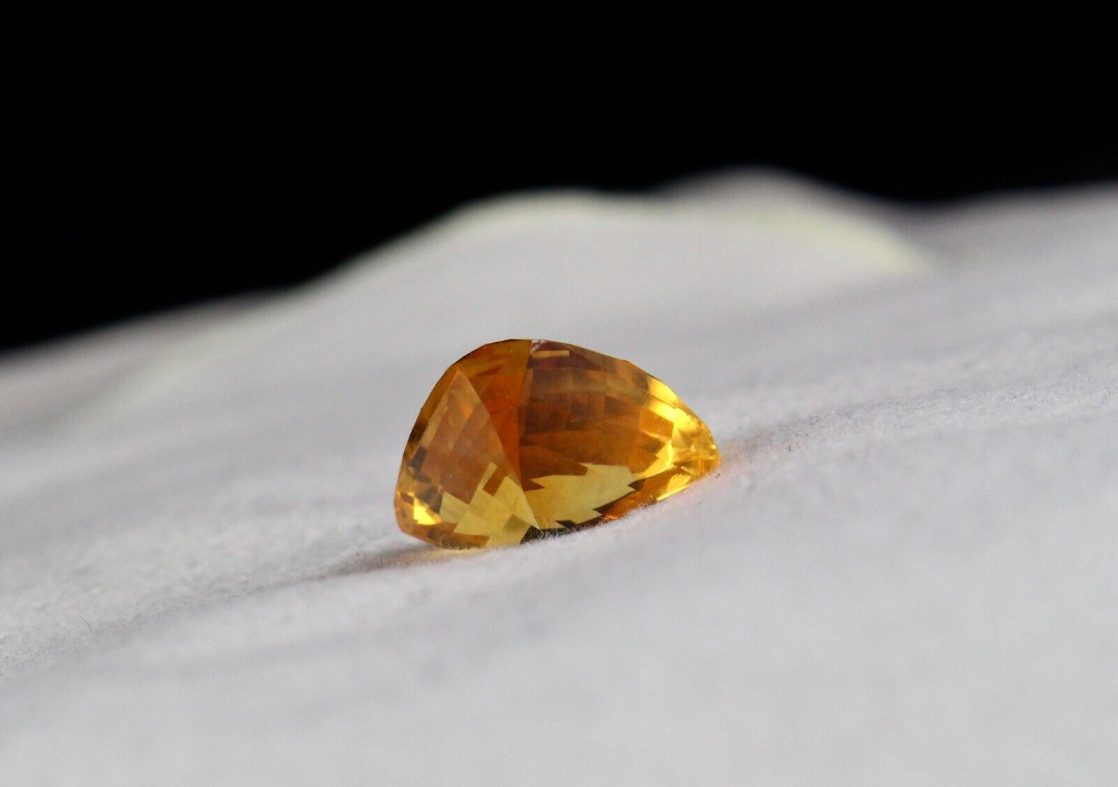 NATURAL YELLOW CITRINE FANCY FACETED CUT 13.33 CARATS GEMSTONE PENDANT DESIGNING