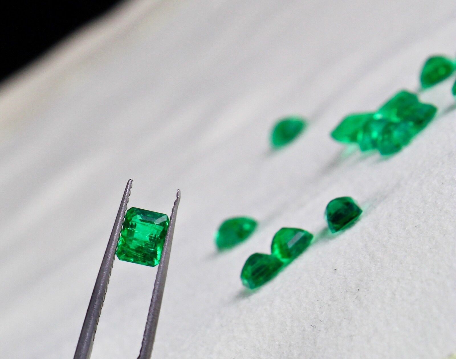 NATURAL UNTREATED EMERALD OCTAGON CUT 15 PCS 8.52 CARATS GEMSTONE FOR DESIGNING