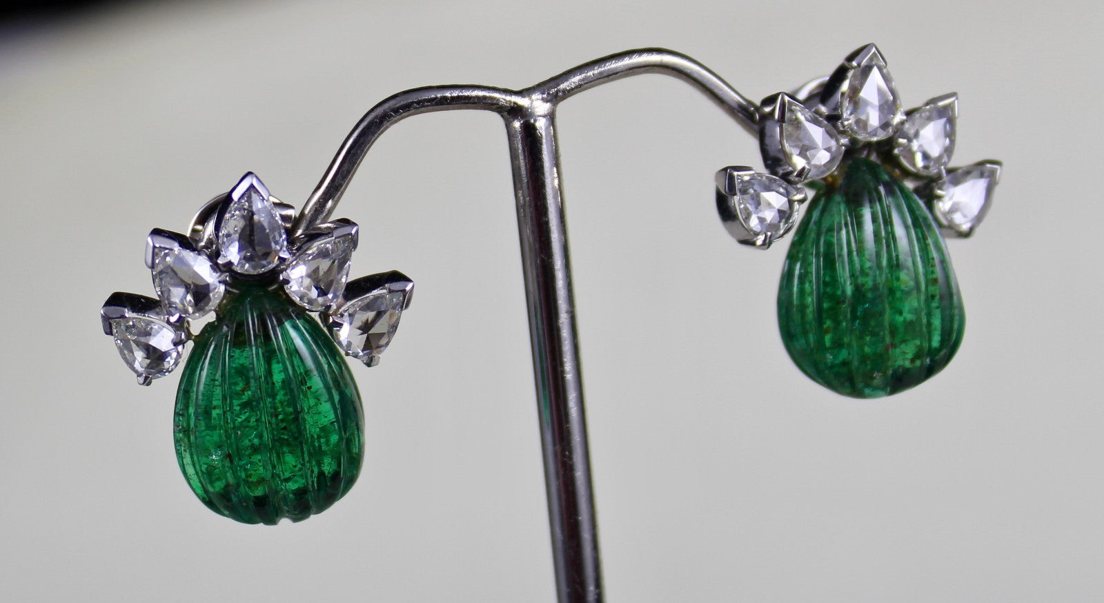 Certified Natural Emerald 10ct & Diamond Rose Cut Pendant Earring 18k Gold Set