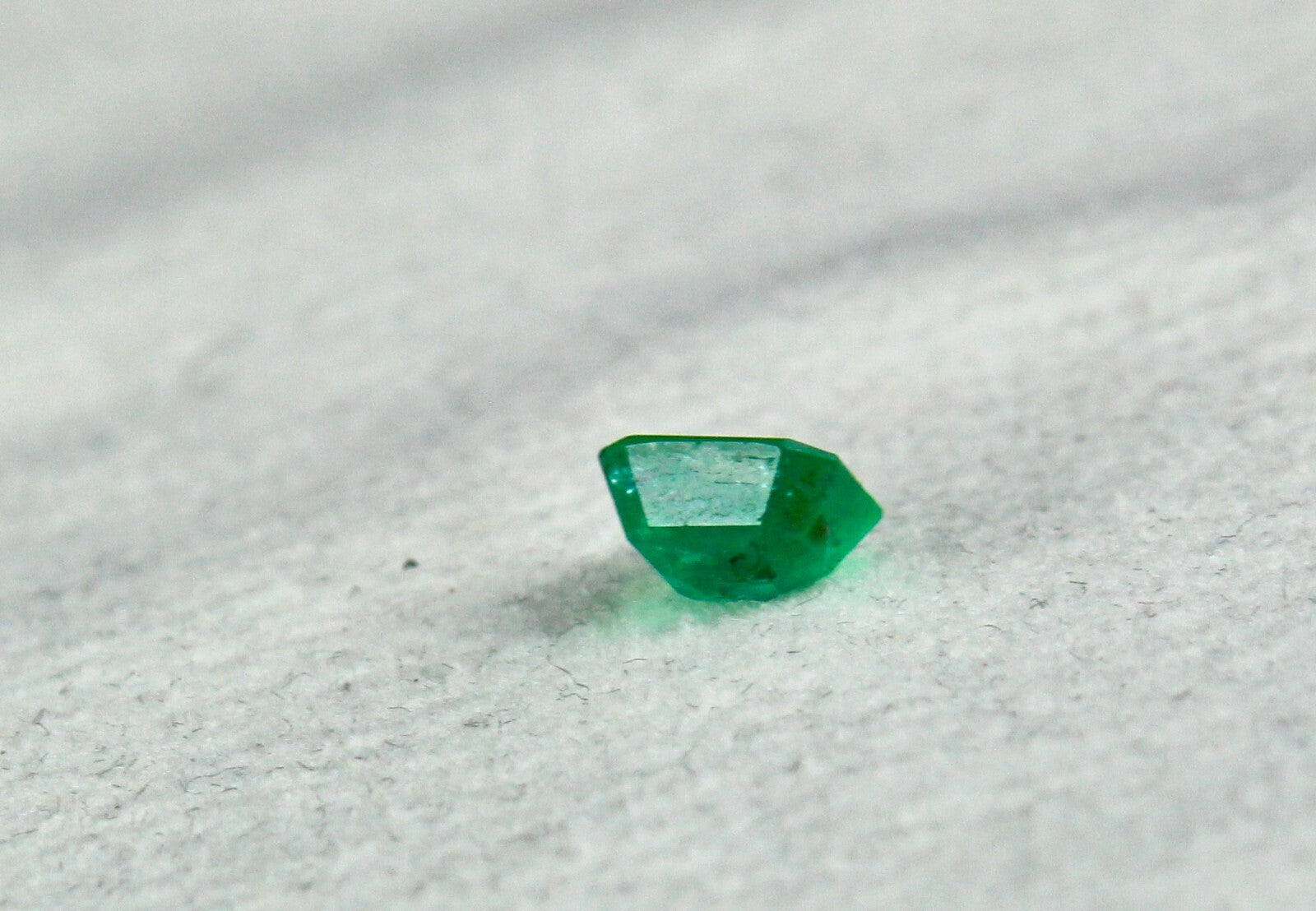 Natural Emerald Octagon 0.75 Ct 6x5mm Gemstone For Ring Pendant Design