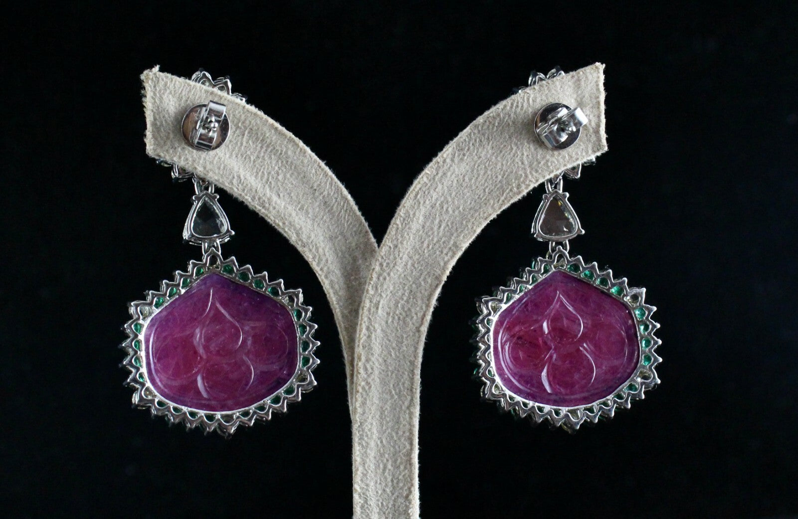 Certified Natural Emerald 169.45ct Ruby Carved Rose Cut Diamond 18k Gold Earring