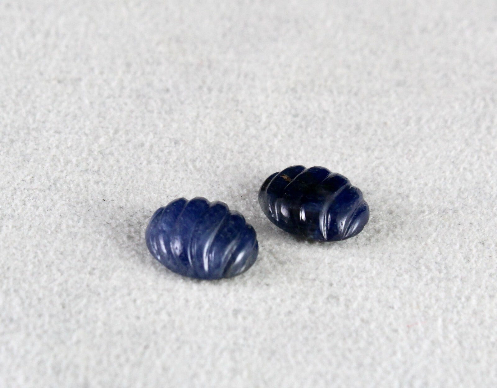 Natural Carved Blue Sapphire 10.90 Ct Oval 2pc Gemstone For Earrings Design