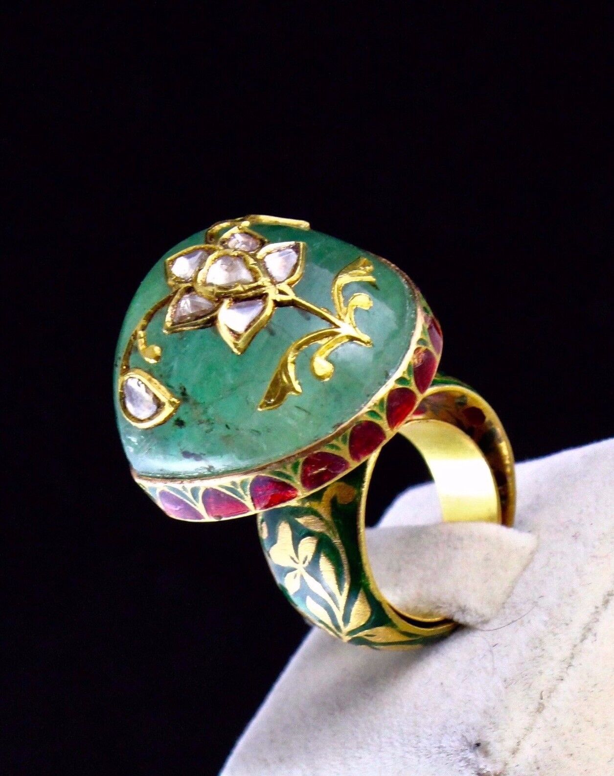 ANTIQUE NATURAL COLOMBIAN EMERALD CABOCHON DIAMOND 22K GOLD JADAU DESIGNER RING 