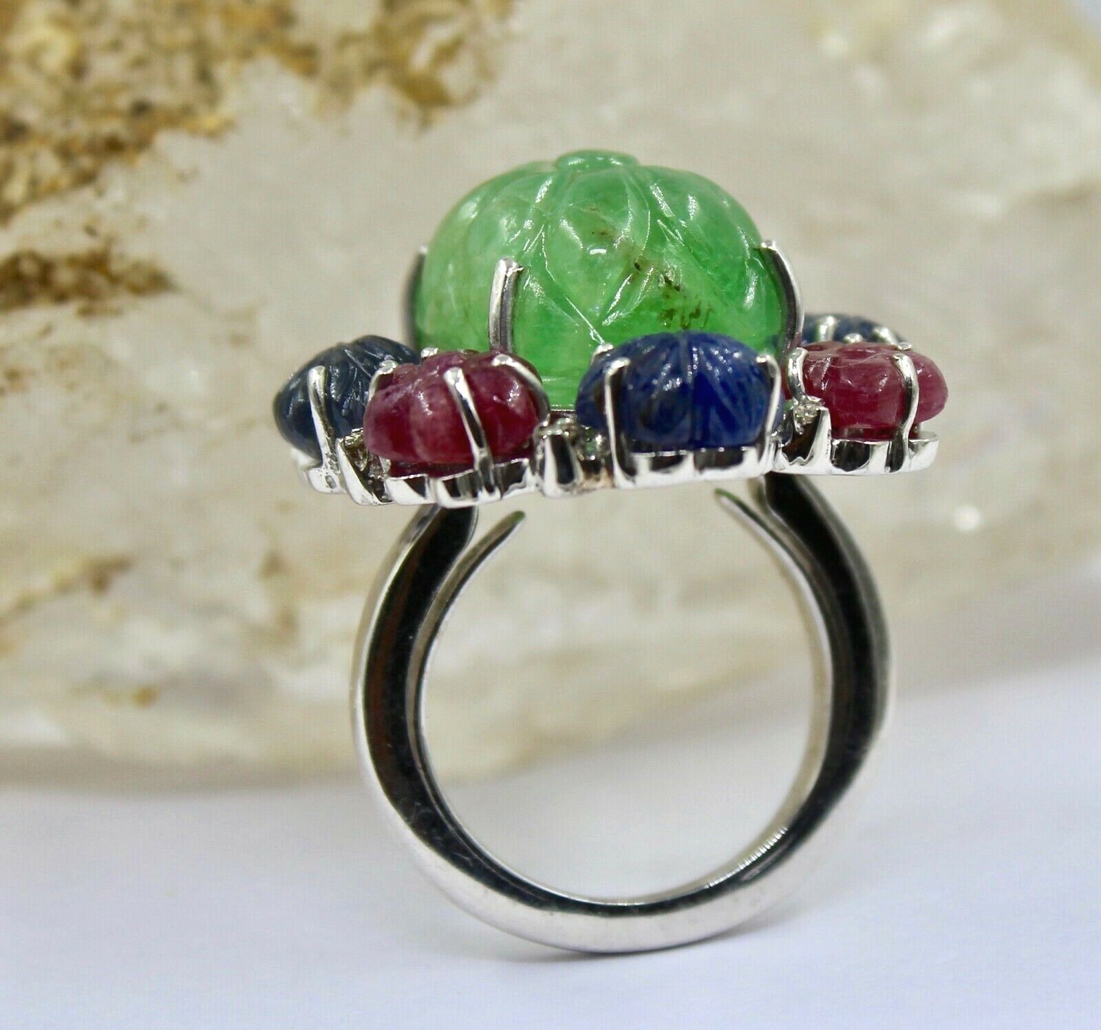 ANTIQUE COLOMBIAN EMERALD RUBY BLUE SAPPHIRE CARVED GEMSTONE DIAMOND SILVER RING