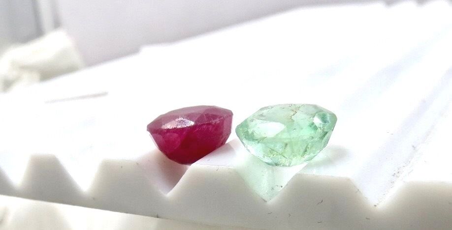 OLD COLOMBIAN EMERALD & NATURAL RUBY ROUND 2 PCS 9.76 CTS GEMSTONE FOR DESIGNING