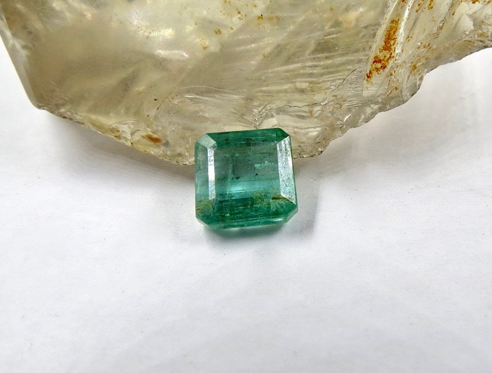 Vintage Natural Emerald 4.23 Ct Square Cut Gemstone For Ring Pendant