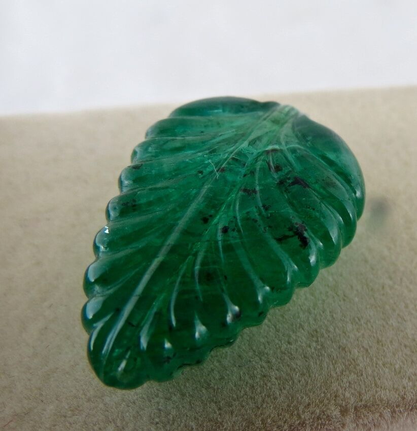 GTL CERTIFIED NATURAL ZAMBIAN EMERALD CARVED LEAF 31.85 CTS GEMSTONE FOR PENDANT