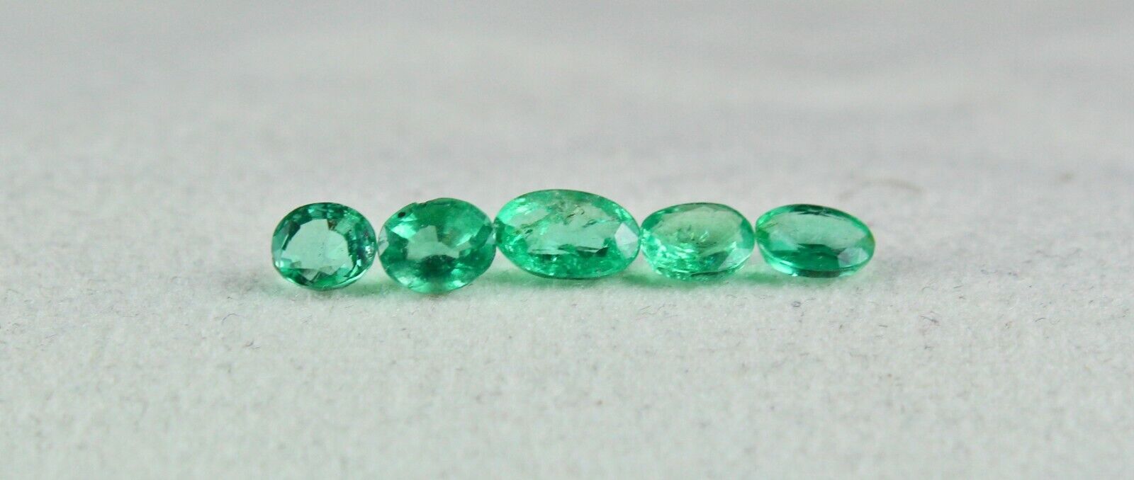 Natural Colombian Emerald Oval Cut 5 Pc 1.65 Ct Gemstone Design Bracelet Ring