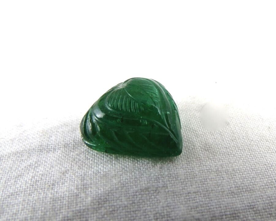 Natural Zambia Emerald Heart Carved 4.99 Ct Cabochon Gemstone For Ring Pendant