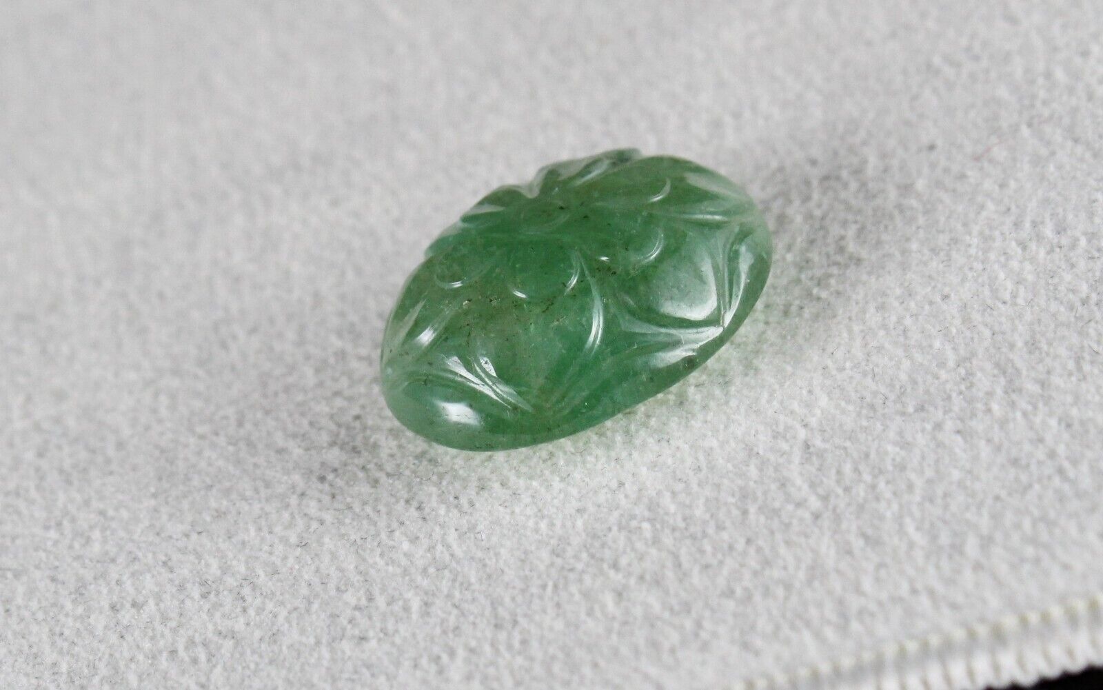 NATURAL COLOMBIAN EMERALD OVAL CARVED 23.79 CARATS GEMSTONE FOR RING & PENDANT