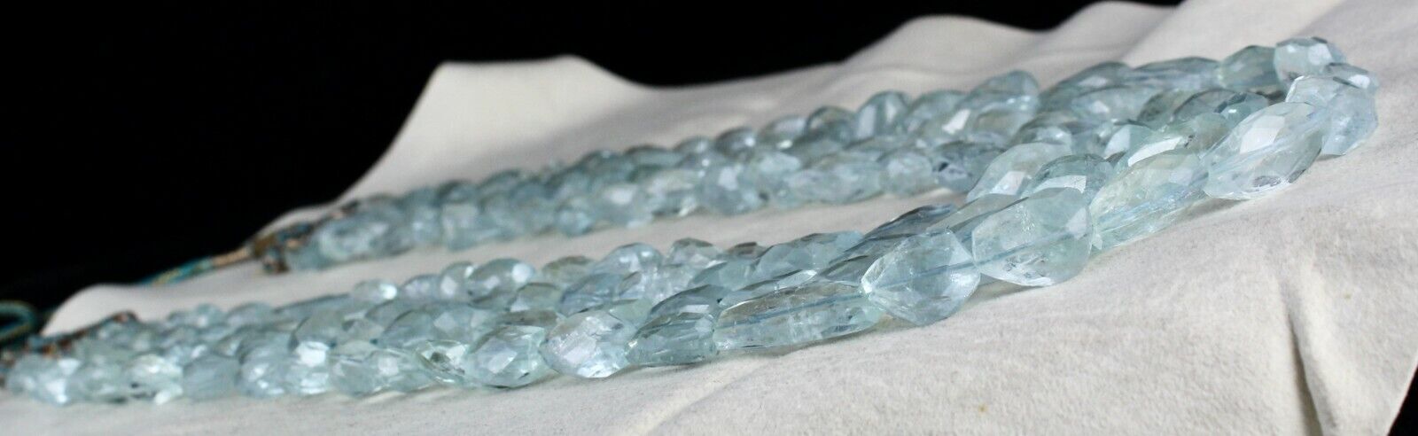 NATURAL BLUE AQUAMARINE FACETED TUMBLE  BEADS 4 LINE 1061 CARATS FINEST NECKLACE