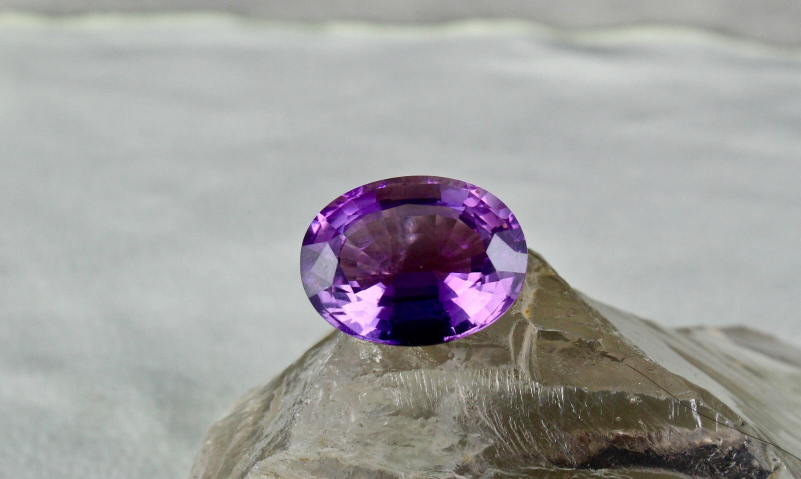 Natural Amethyst Oval Cut Gemstone 32.60 Ct 24x18mm Pendant Ring Design