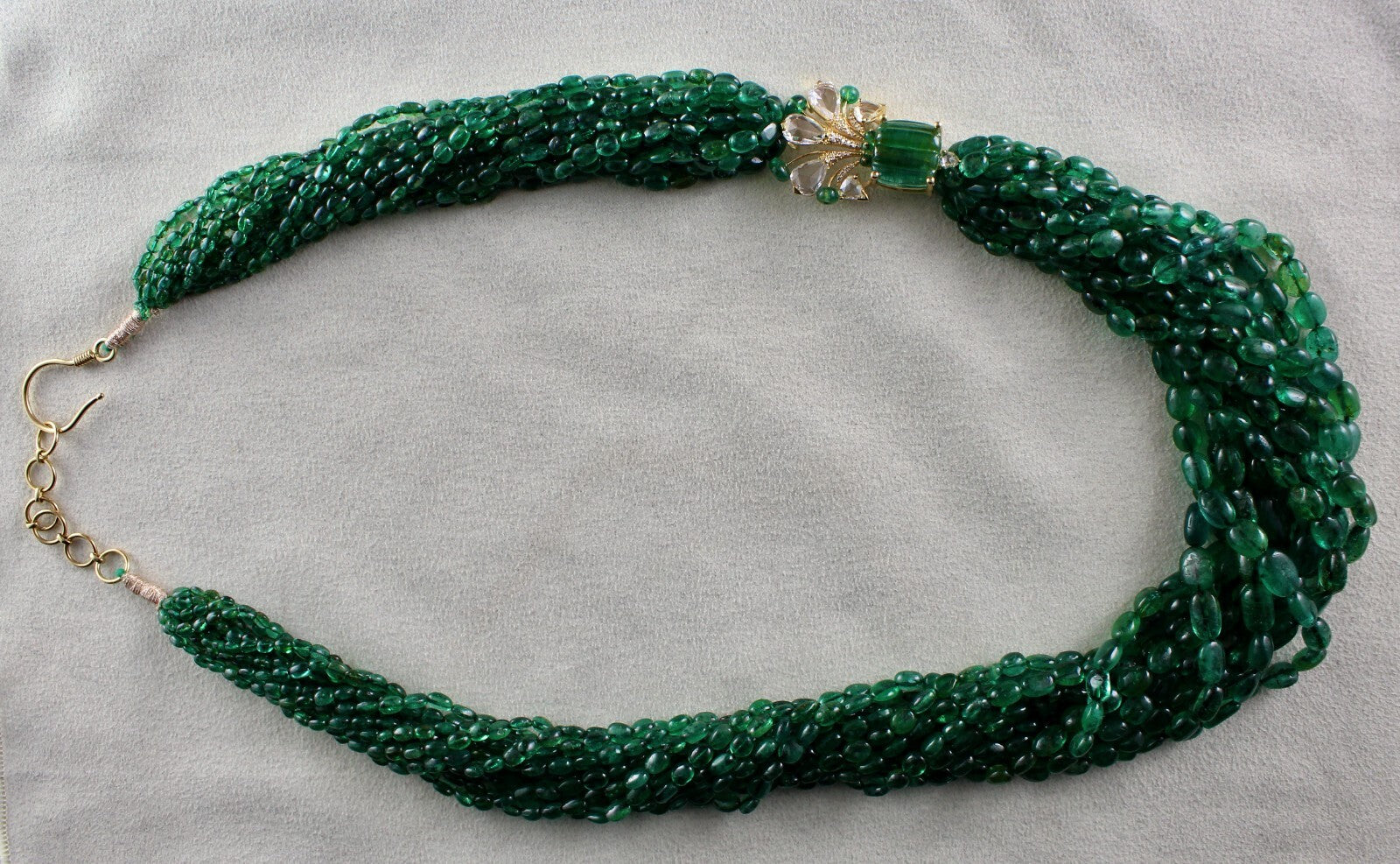 Certified Vintage Natural Emerald 673ct Beaded Natural Diamond 18k Gold Necklace