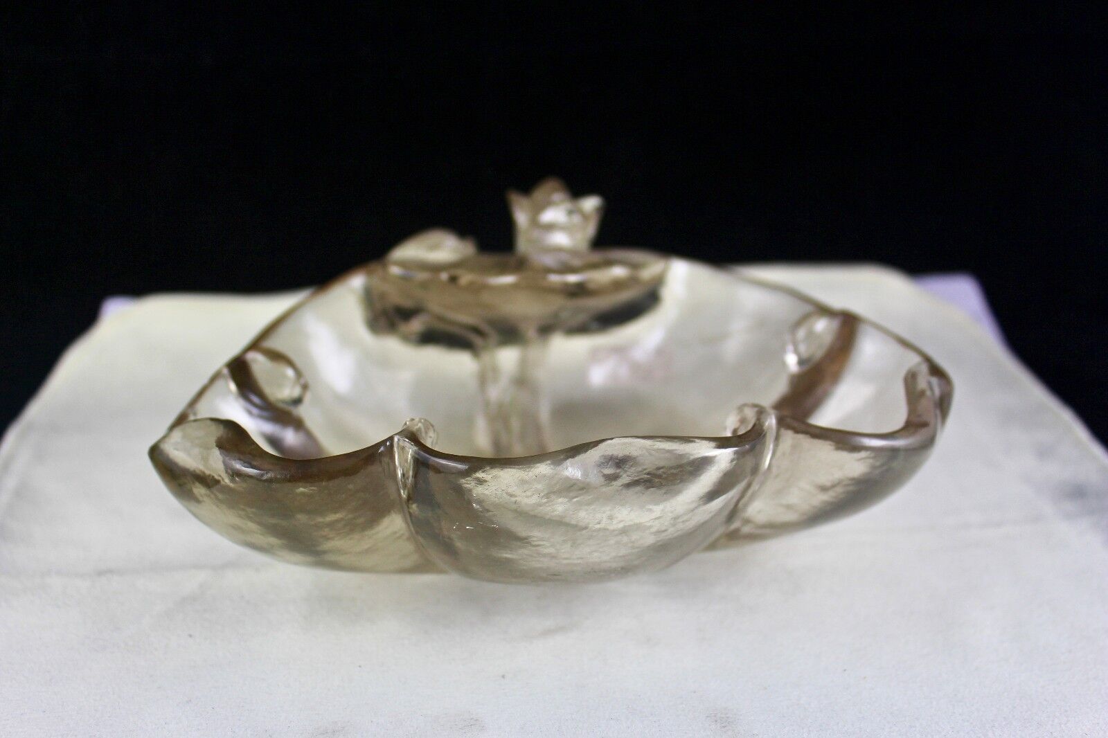 ANTIQUE NATURAL ROCK CRYSTAL QUARTZ LOTUS CARVED 4250CT GEMSTONE BOWL HOME DECOR