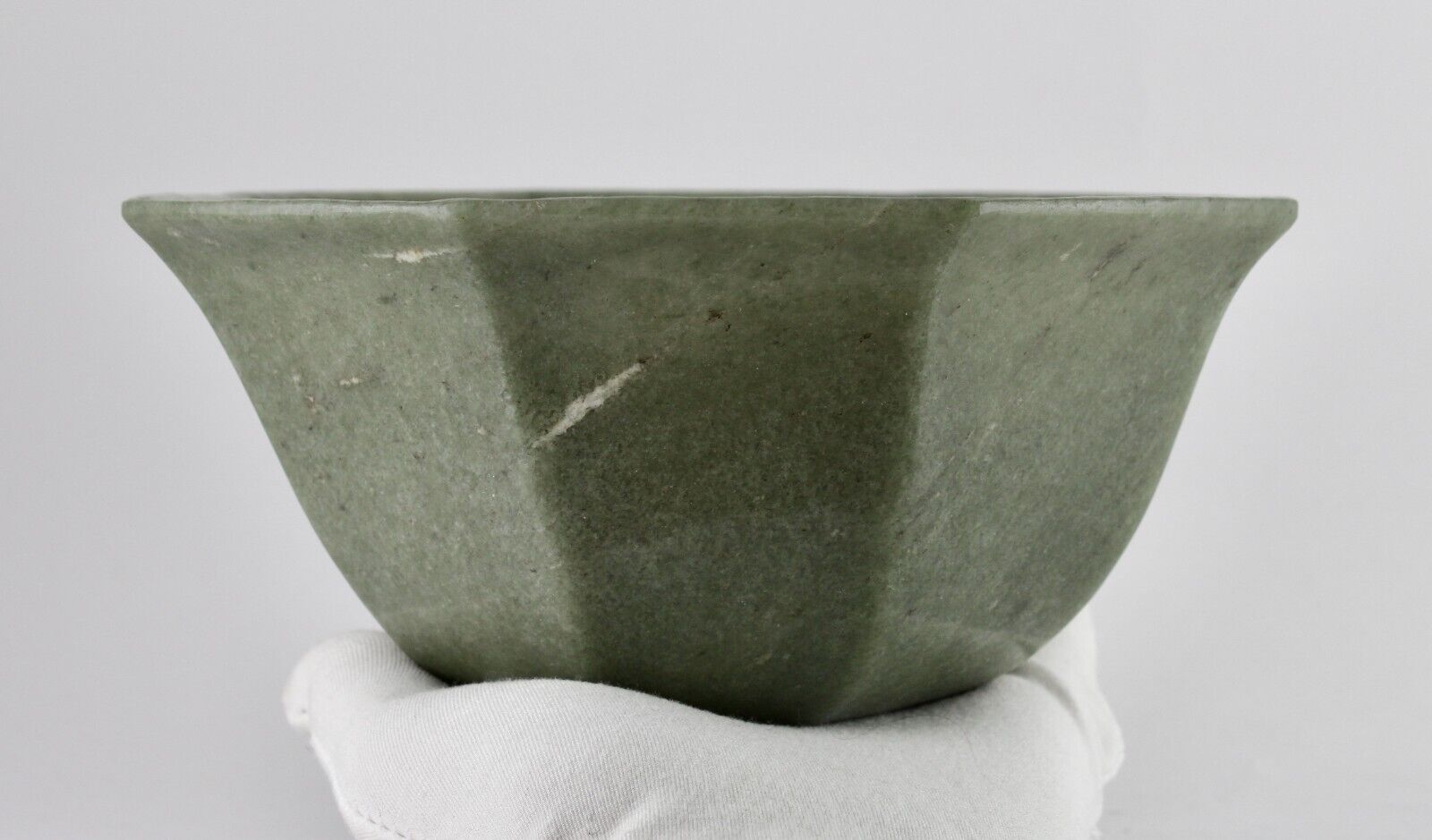 UNIQUE NATURAL GREEN AVENTURINE CARVED BOWL 3200 CT RARE GEMSTONE FOR HOME DECOR