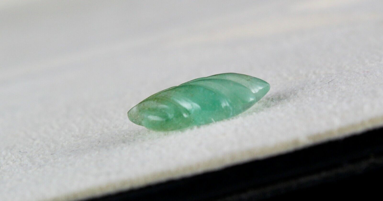 Natural Colombian Emerald Carved Leaf 6.06 Carats Gemstone Ring Pendant Design