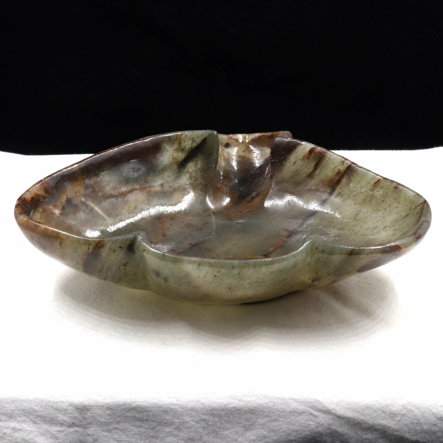 Certified Handmade Natural Green Agate Carved Leaf 2545 Ct Bowl Home Decor