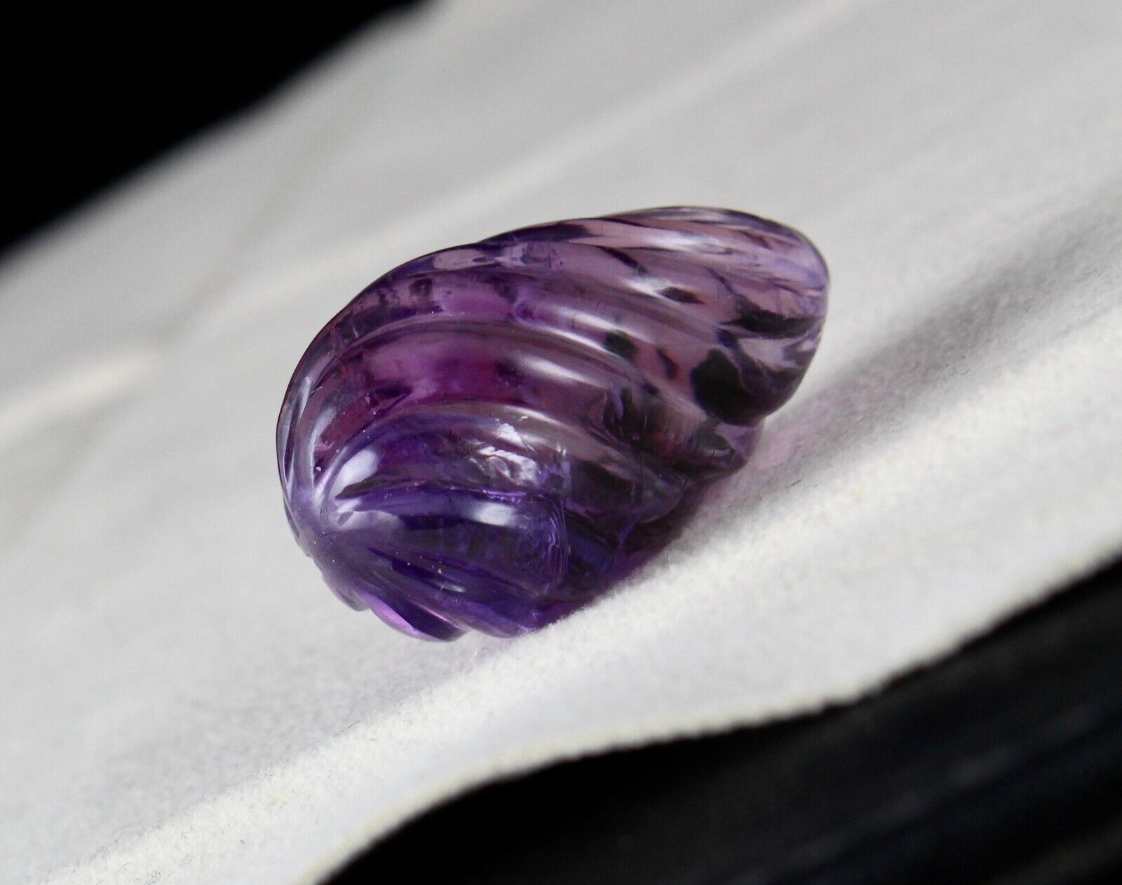 NATURAL AMETHYST CARVED 32 X 19 MM TEAR DROPS 67.75 CTS GEMSTONE HANGING PENDANT