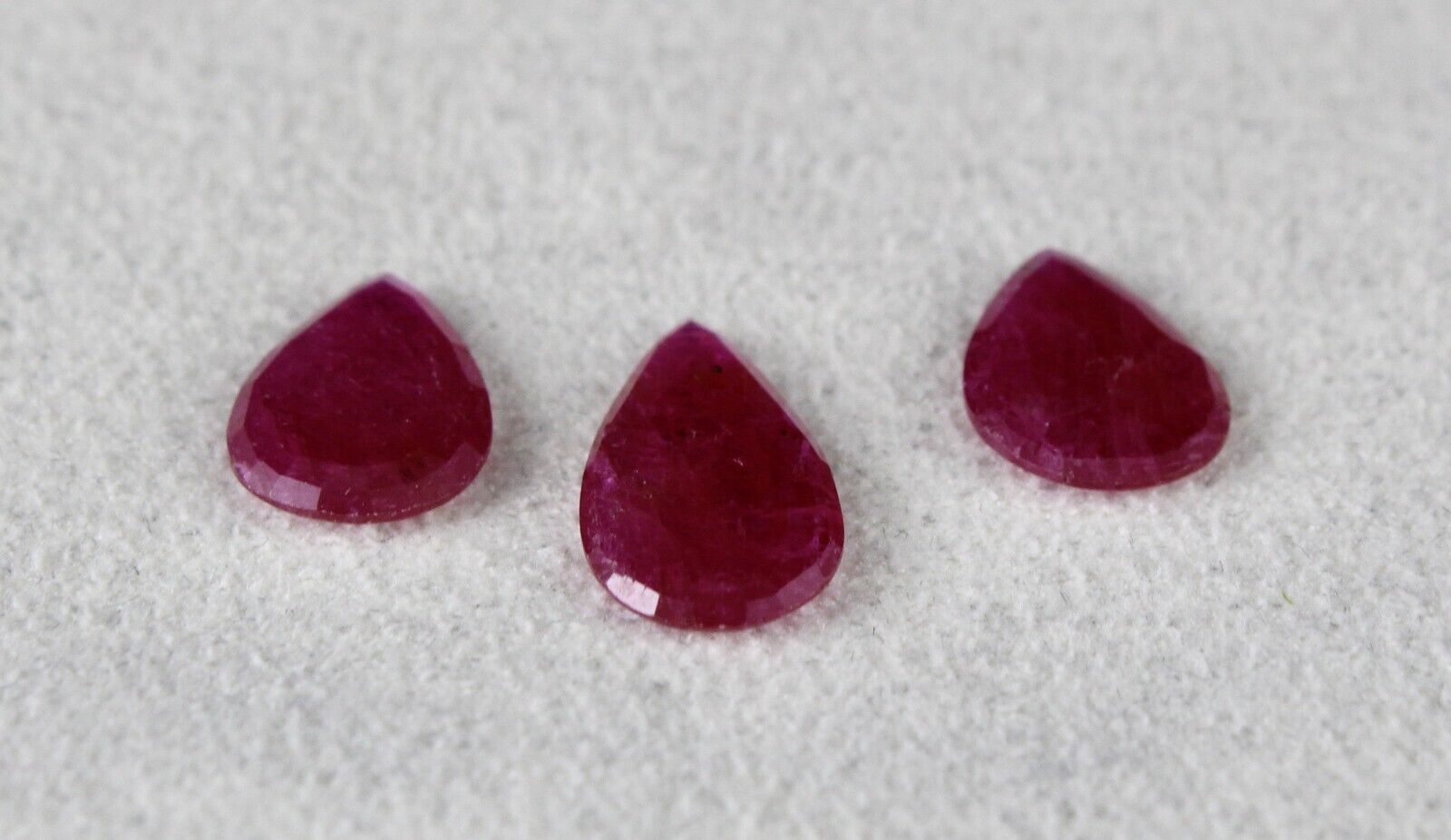 NATURAL RUBY PEAR CUT 6.28 CTS MOZAMBIQUE NOHEAT GEMSTONE PENDANT EARRING SET
