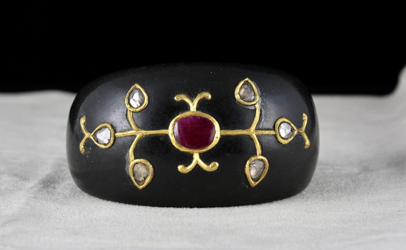 NATURAL BLACK JADE MUGHAL JADAU BRACELET BANGLE STUDDED IN RUBY DIAMOND 22K GOLD