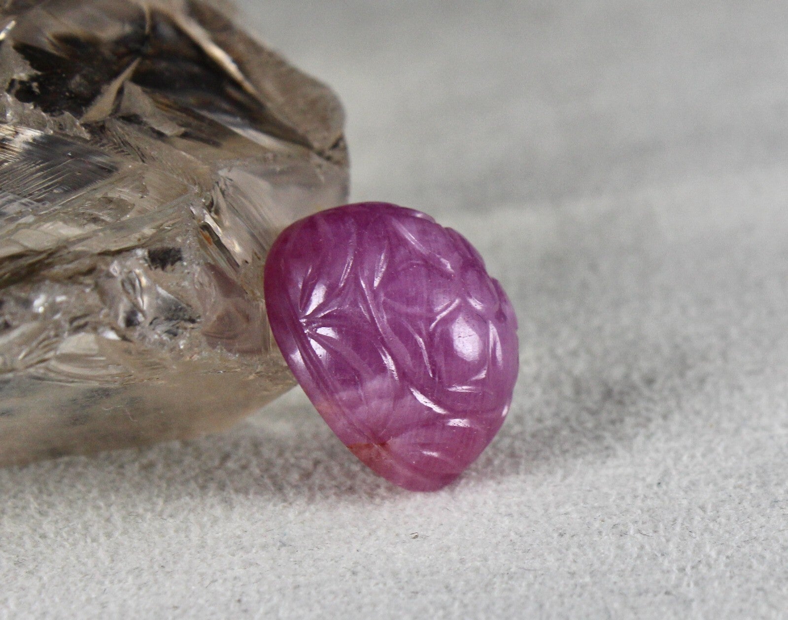 Natural Ruby 38ct Carved Oval 19mm Loose Gemstone For Pendant Ring