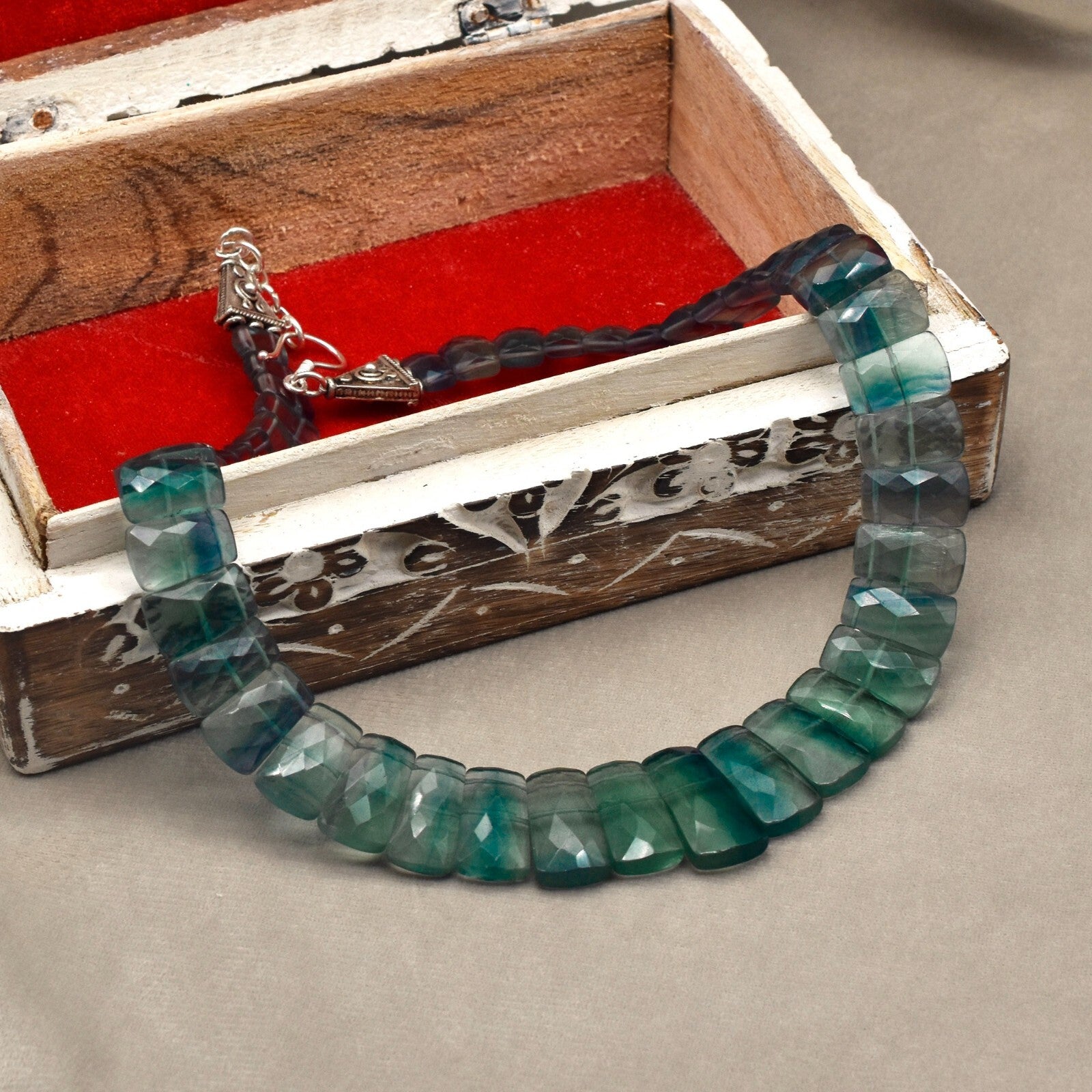 Certified Natural Fluorite 565 Ct Flat Cut Gemstone Necklace For Women