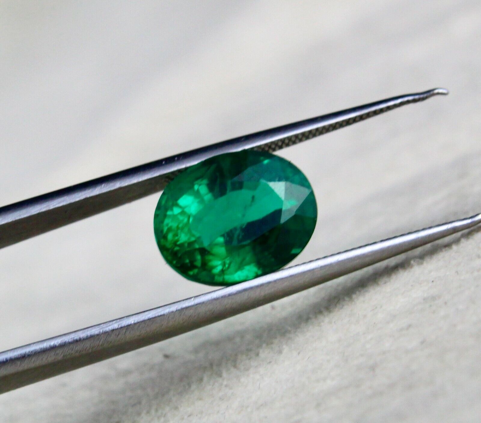 Top Natural Emerald Oval Cut 3.86 Carats 11X8mm Precious Gemstone Ring Pendant